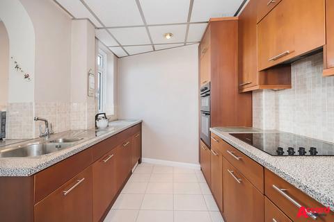 25 Heather Glen, Romford, RM1 4SR