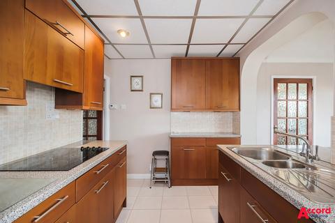 25 Heather Glen, Romford, RM1 4SR