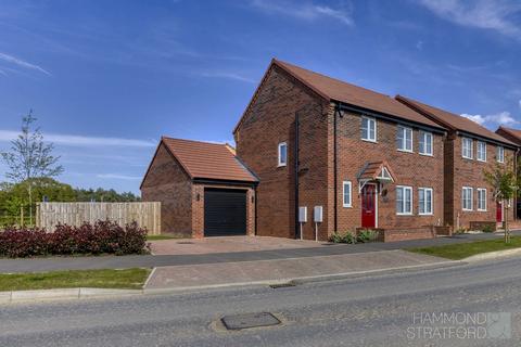 3 bedroom detached house for sale, Bluebell Way, Easton
