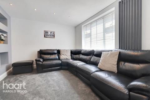 62 Tring Gardens, Romford, RM3 9EJ