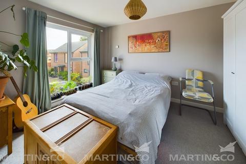 82 Llewelyn Crescent, Askern, Doncaster, DN6 0QD