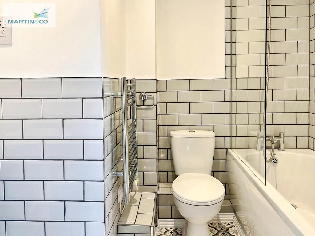 052e8c50-Verney 20road 20bathroom (1)