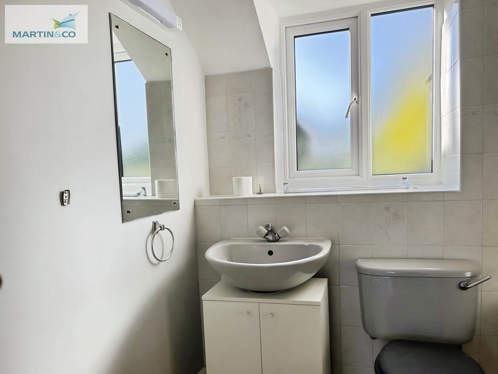 Longworth asale bathroom 2