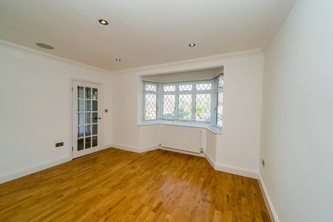 4 bedroom detached house to rent, Parsonage Road, Chalfont St Giles HP8