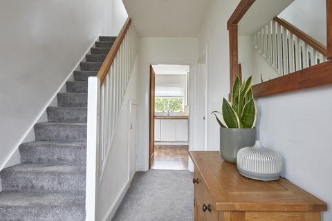 18 Emsons Close, Linton, Cambridge, CB21 4NB