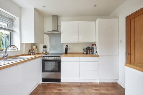 18 Emsons Close, Linton, Cambridge, CB21 4NB