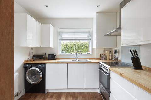 18 Emsons Close, Linton, Cambridge, CB21 4NB