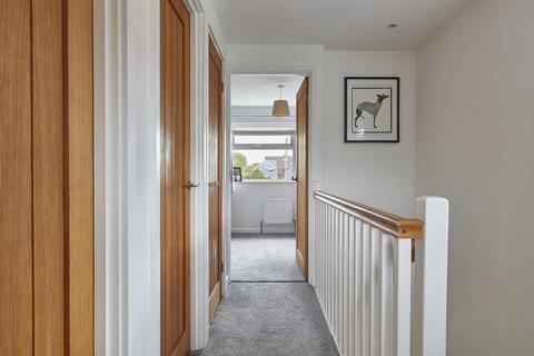 18 Emsons Close, Linton, Cambridge, CB21 4NB