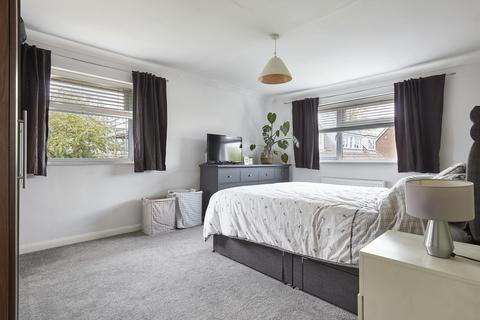 18 Emsons Close, Linton, Cambridge, CB21 4NB
