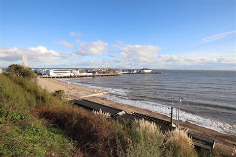 2 bedroom flat for sale, Edith Road, Clacton on Sea