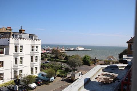 2 bedroom flat for sale, Edith Road, Clacton on Sea