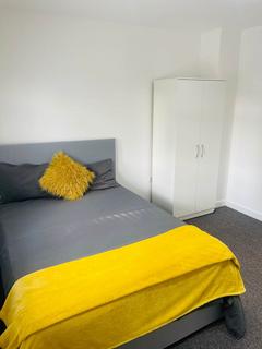 1 bedroom in a house share to rent, Berkeley Waye, Hounslow