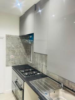 1 bedroom in a house share to rent, Berkeley Waye, Hounslow