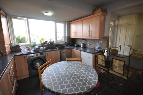 4 bedroom end of terrace house for sale, Beechcroft Avenue, Leicester LE3