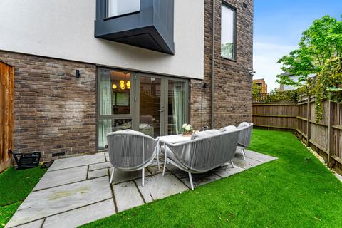 1 Corbet Close, Wallington, SM6 7GB