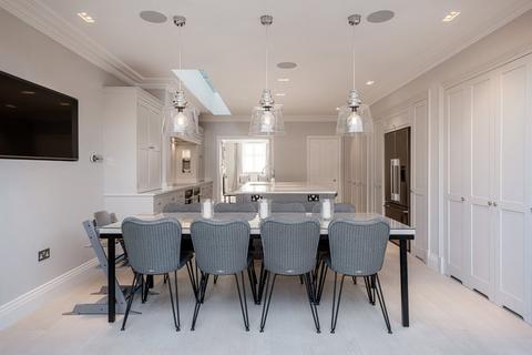 10 Thornton Road, London, SW19 4NE