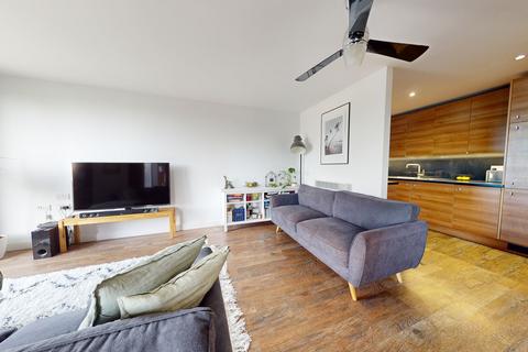 2 bedroom apartment to rent, St James Walk, Honeybourne Way