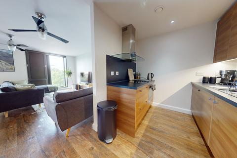 2 bedroom apartment to rent, St James Walk, Honeybourne Way
