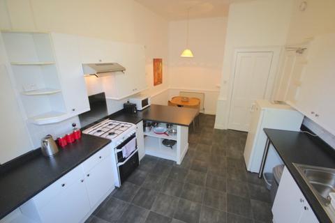 3 bedroom flat to rent, Murieston Crescent, Edinburgh, EH11