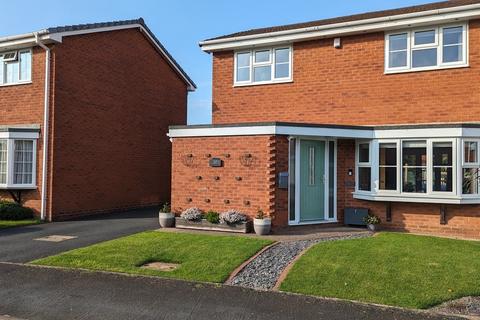 3 bedroom detached house for sale, Knightsbridge Crescent, Stirchley, Telford, TF3 1BN.