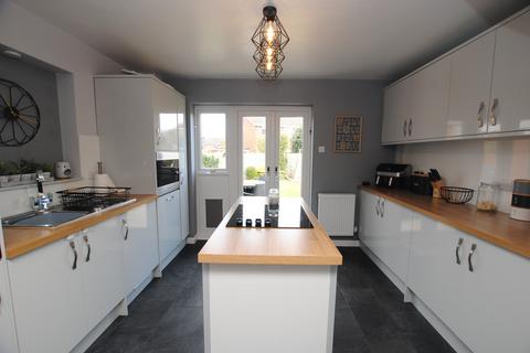 3 bedroom detached house for sale, Knightsbridge Crescent, Stirchley, Telford, TF3 1BN.