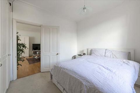 1 bedroom apartment to rent, Queens Gate, South Kensington, SW7