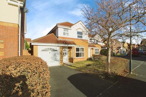 3 bedroom detached house to rent, Yeats Close, Swindon SN25
