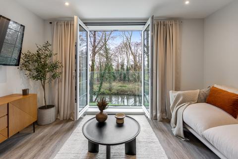2 bedroom flat for sale, Riverside Gardens, Oatlands Drive, Weybridge, KT13