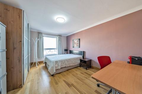 2 bedroom flat to rent, Neptune Court, Docklands, London, E14