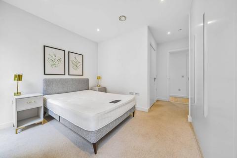 2 bedroom flat to rent, Heygate Street, Elephant and Castle, LONDON, SE17