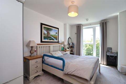 2 bedroom flat for sale, Guildford Road, Surrey GU22