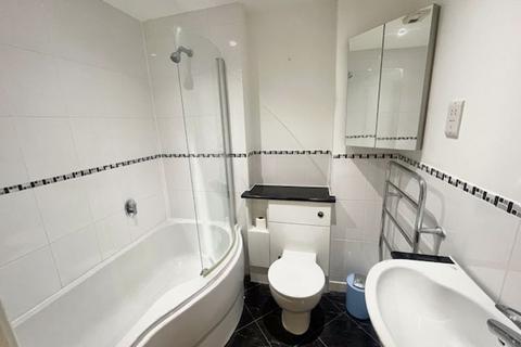 2 bedroom apartment to rent, Godstone Road, Caterham