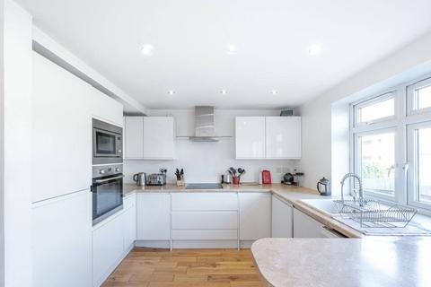 3 bedroom flat for sale, Gordon Road, West Finchley, London, N3