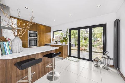 3 Pinewood Avenue, Sidcup, DA15 8BB