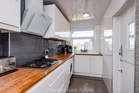 18 Adela Road, Runcorn, WA7 4TU
