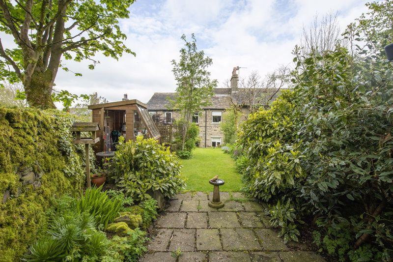 Garden &amp; cottage