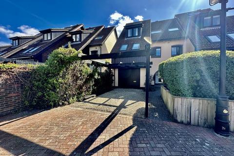 3 bedroom townhouse for sale, Astra Court, Hythe, Southampton