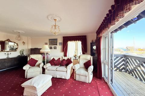2 bedroom townhouse for sale, Velsheda Court, Hythe, Southampton