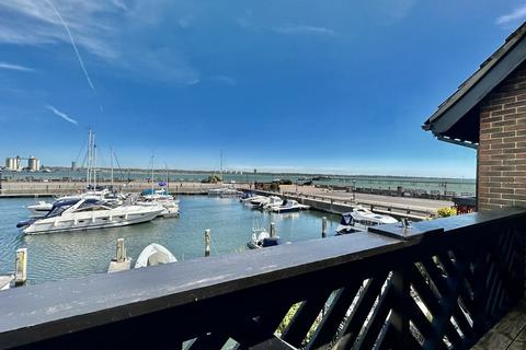 2 bedroom townhouse for sale, Velsheda Court, Hythe, Southampton