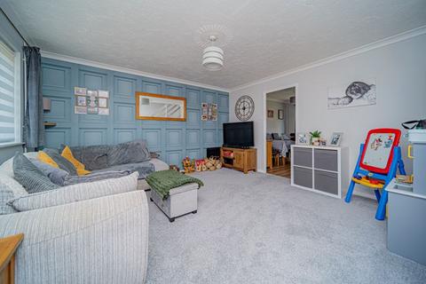 3 bedroom semi-detached house for sale, Barnes Wallis Close, Melksham SN12