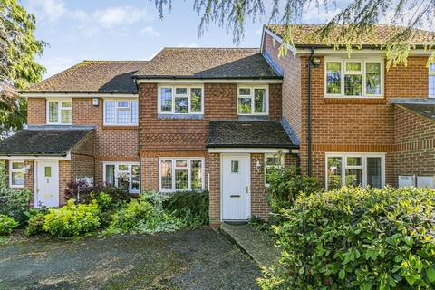 3 bedroom terraced house for sale, Springvale Close, Bookham