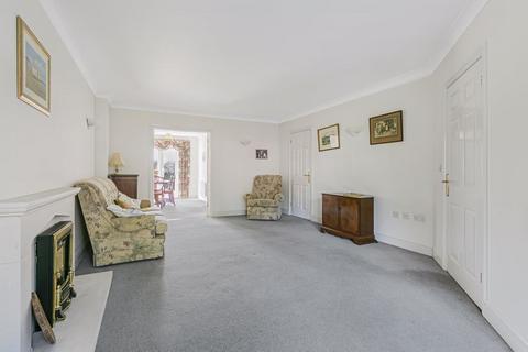 3 bedroom terraced house for sale, Springvale Close, Bookham