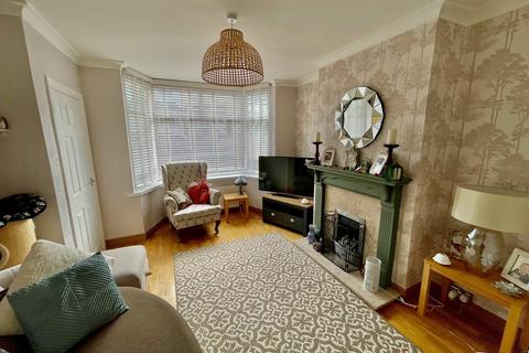 10 Croft Down Road, Solihull, B92 9BD
