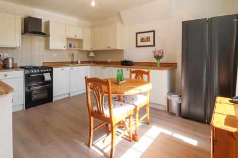 3 bedroom terraced house for sale, The Street, Canterbury CT3
