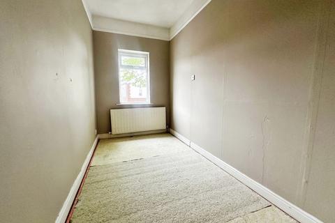 5 Halvard Avenue, Bury, BL9 6PS