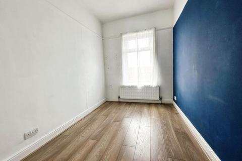 5 Halvard Avenue, Bury, BL9 6PS