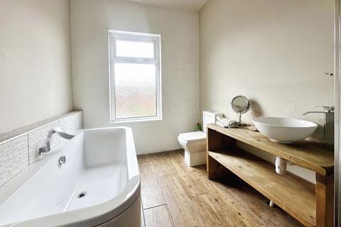 5 Halvard Avenue, Bury, BL9 6PS