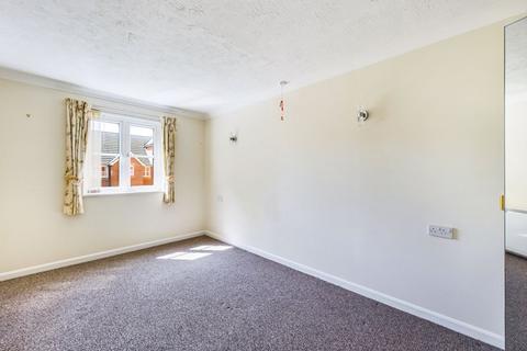 1 bedroom apartment to rent, Chaldon Road, Caterham