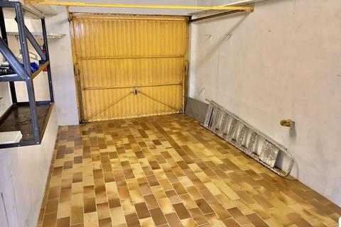 1 Whitefield Close, Glynneath, Neath, SA11 5DY