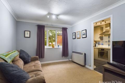 2 bedroom flat for sale, St Georges Court, High Wycombe